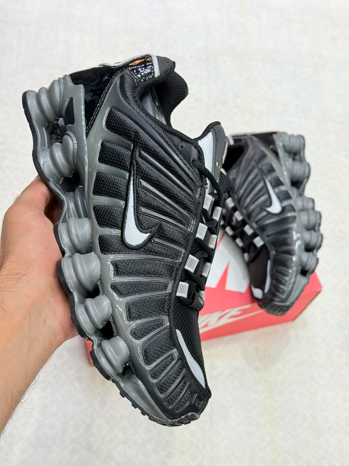 shox R12