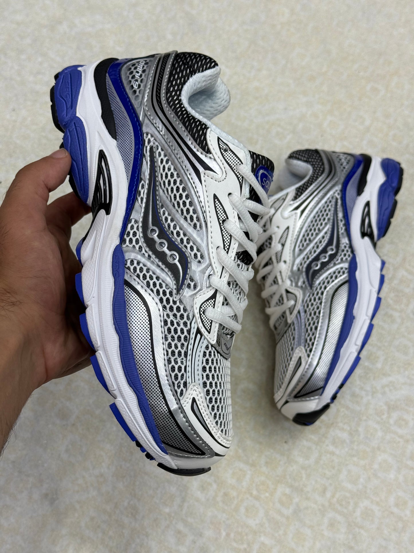 Saucony